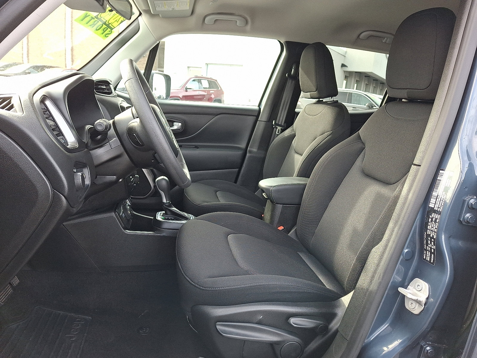 Used 2023 Jeep Renegade Latitude image 14