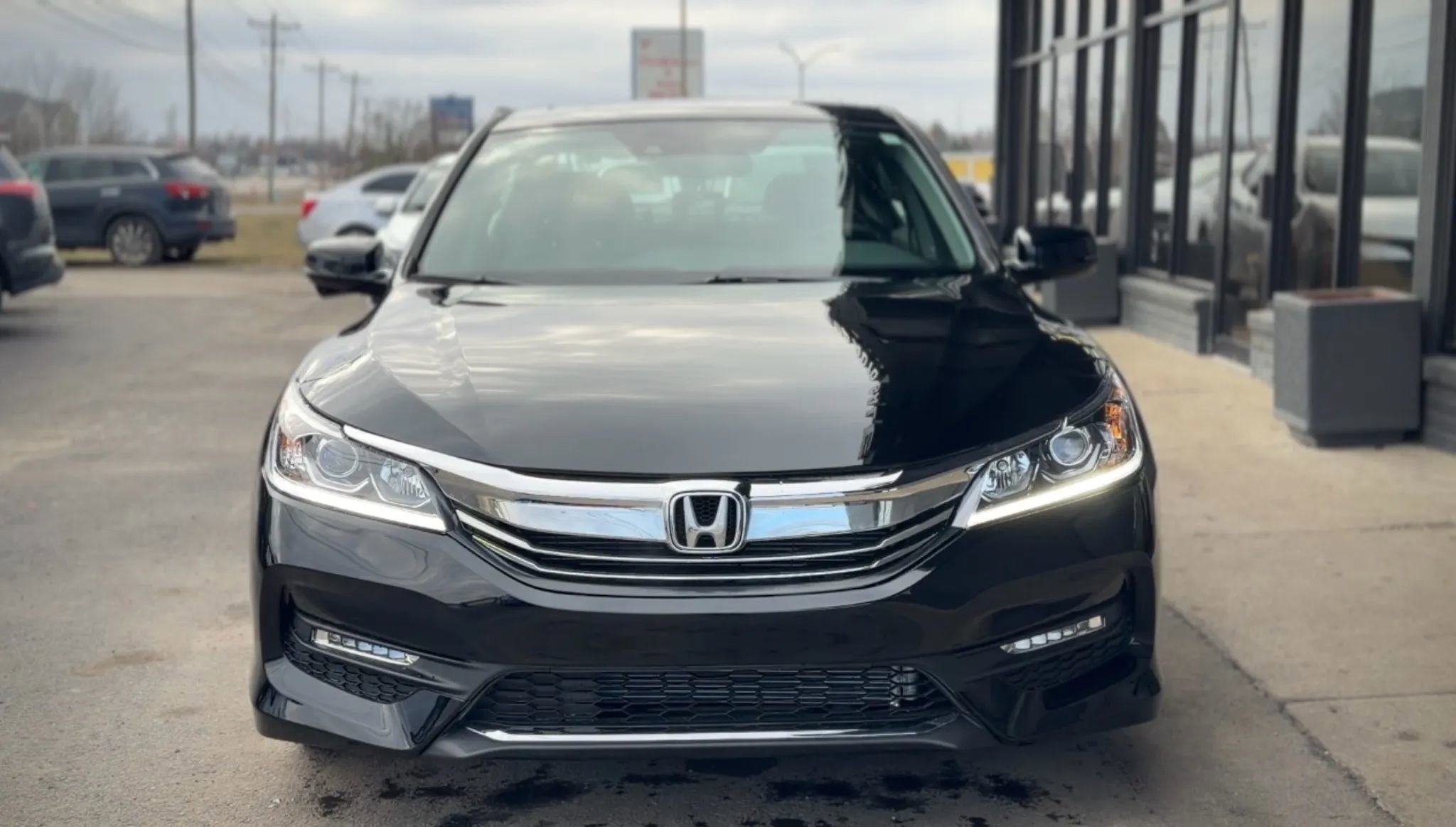 Used 2017 Honda Accord EX-L image 6