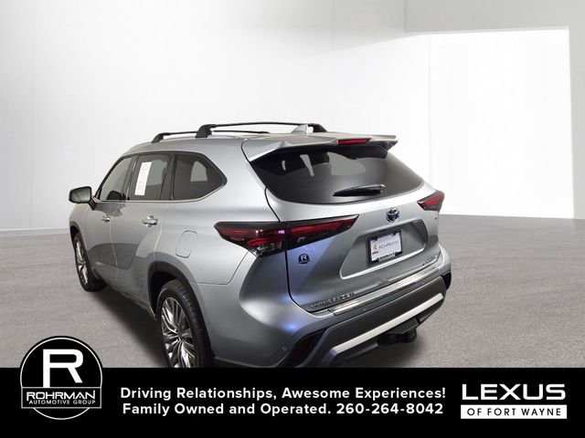 Used 2024 Toyota Highlander Platinum AWD/4WD image 10