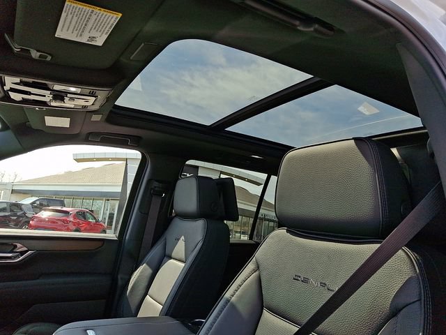 New 2026 GMC Yukon Denali w/ Denali Reserve Package AWD/4WD image 14
