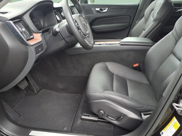 Used 2023 Volvo XC60 B5 Plus w/ Climate Package AWD/4WD image 19