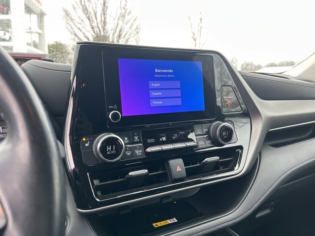 Used 2023 Toyota Highlander XLE image 24