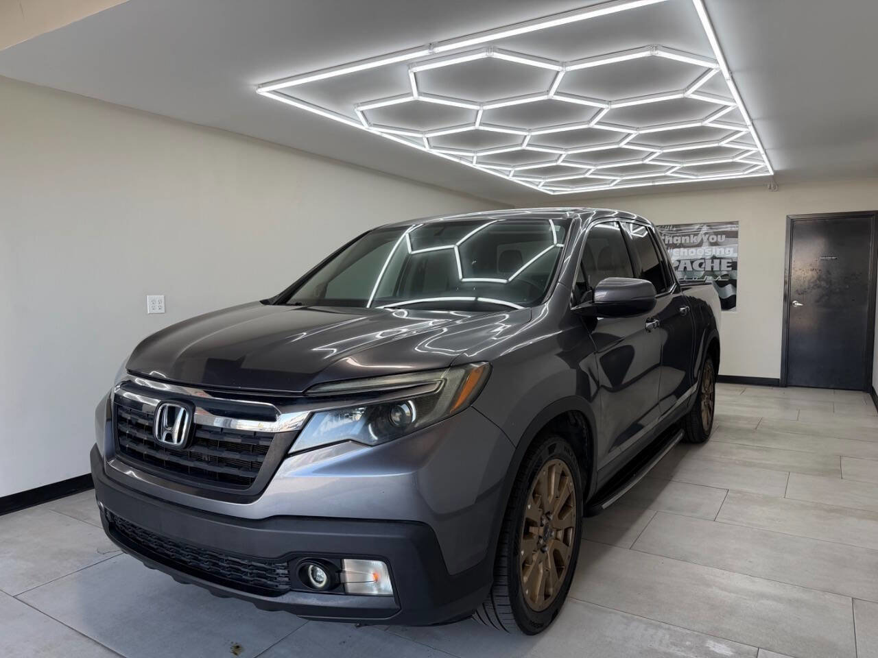 Used 2017 Honda Ridgeline RTS image 2
