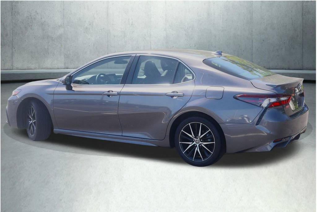 Used 2023 Toyota Camry SE w/ Cold Weather Package AWD/4WD image 13