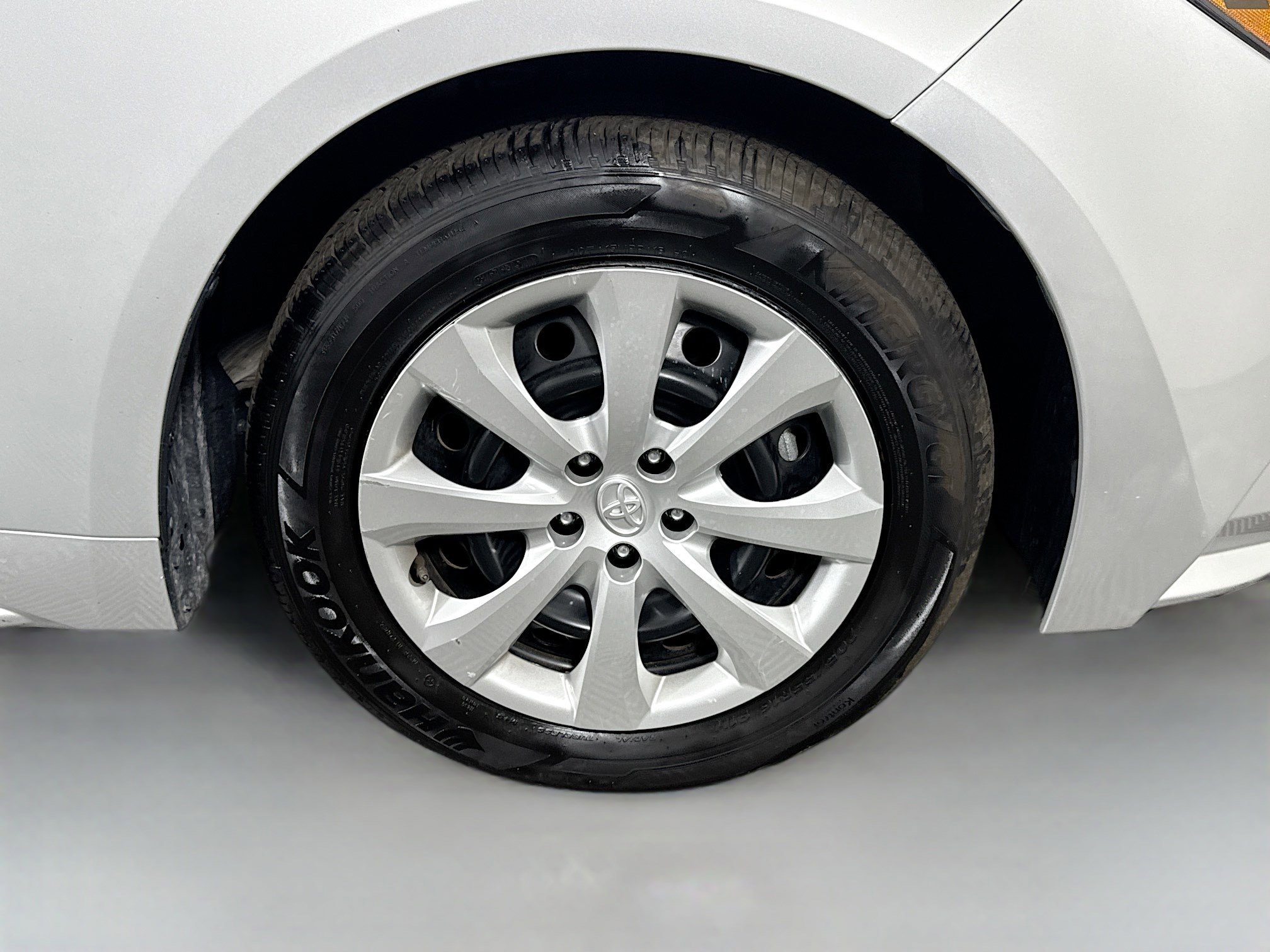 Used 2024 Toyota Corolla LE image 31