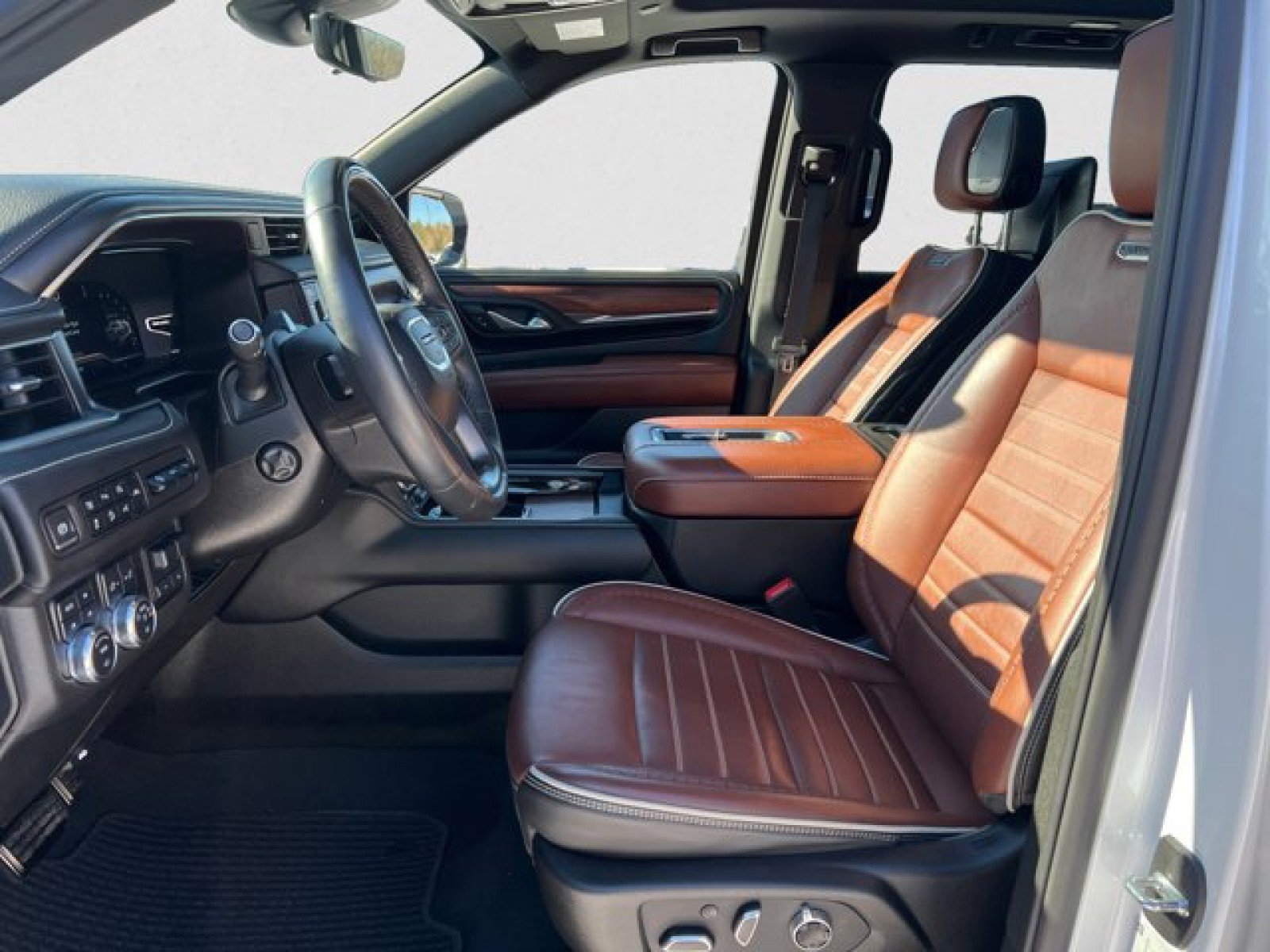 Used 2024 GMC Yukon XL Denali Ultimate image 21