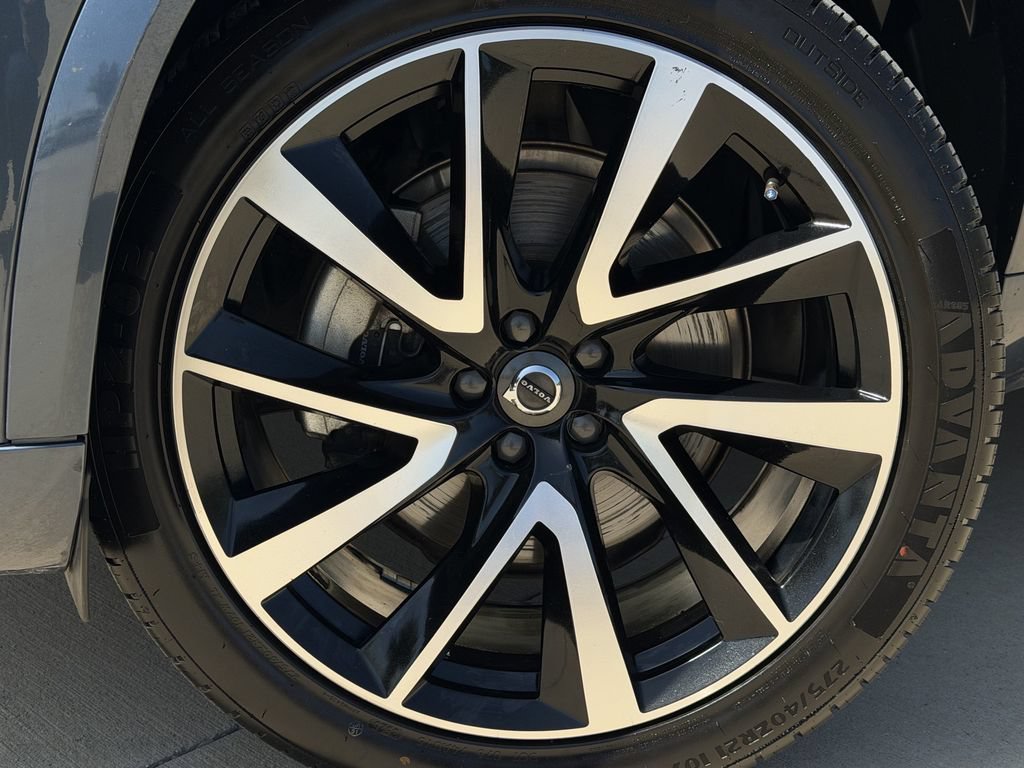 Used 2018 Volvo XC90 T6 Momentum w/ Convenience Package AWD/4WD image 9