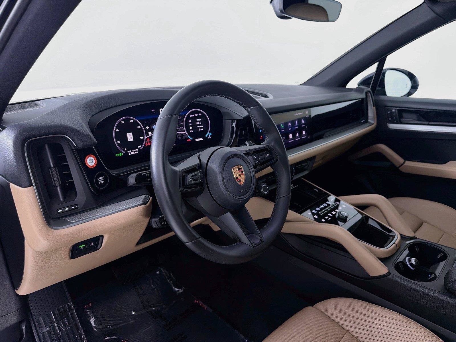 Certified 2026 Porsche Cayenne AWD/4WD image 4