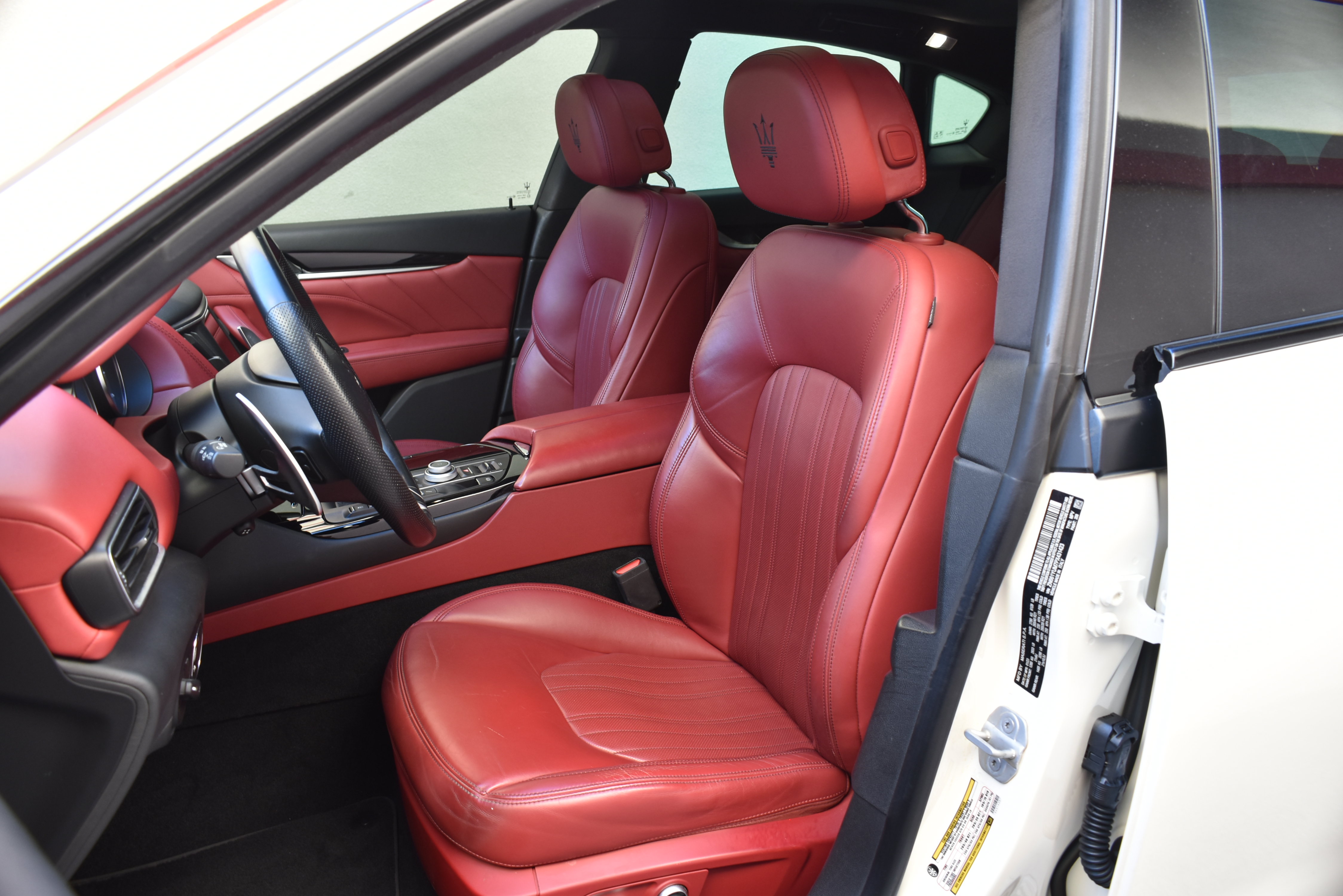 Used 2023 Maserati Levante Modena AWD/4WD image 2