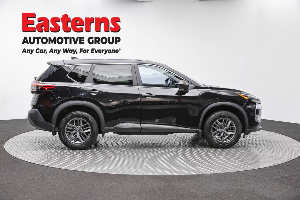 Used 2023 Nissan Rogue S AWD/4WD image 5