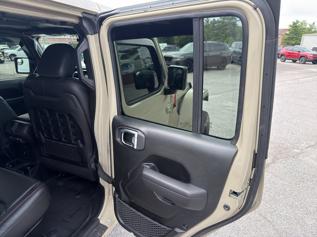 Used 2022 Jeep Gladiator Rubicon w/ LED Lighting Group AWD/4WD image 23