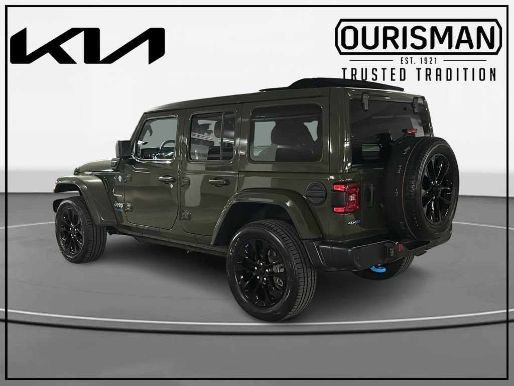 Used 2022 Jeep Wrangler Unlimited Sahara w/ Cold Weather Group AWD/4WD image 3
