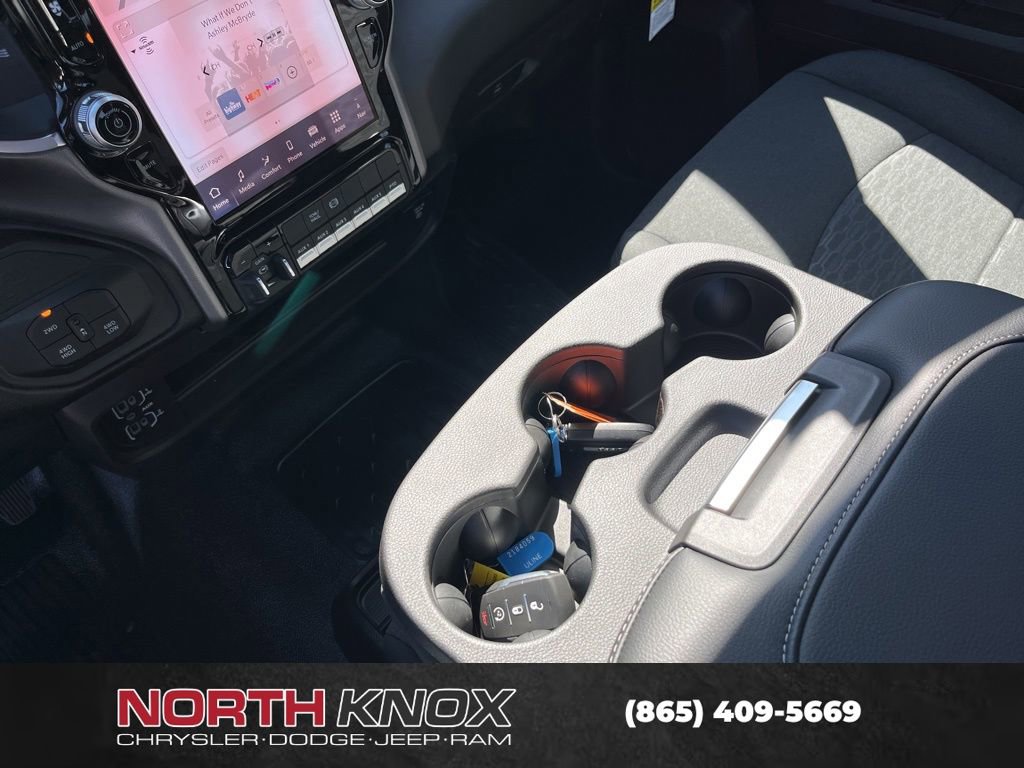 New 2026 RAM 5500 4x4 Crew Cab image 9