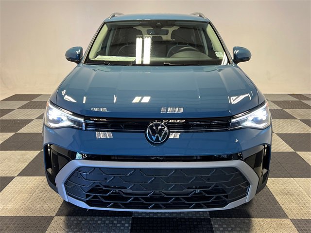 New 2026 Volkswagen Taos SE image 2