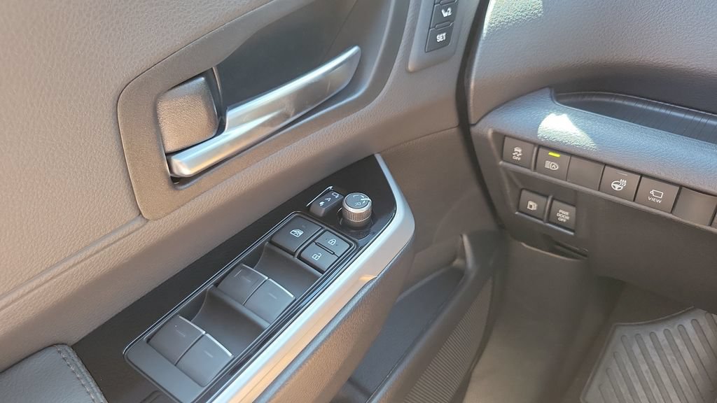 New 2026 Toyota Sienna Platinum AWD/4WD image 20
