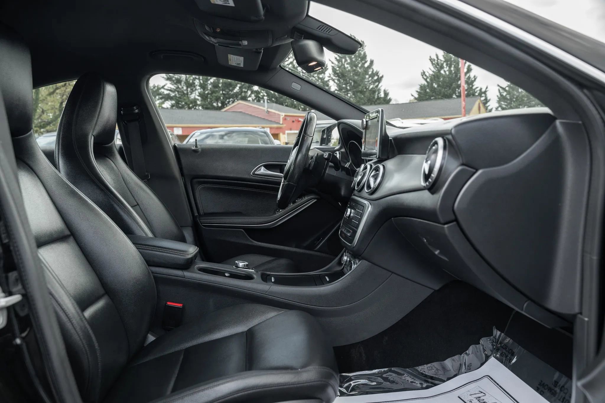 Used 2015 Mercedes-Benz CLA 250 4MATIC image 11