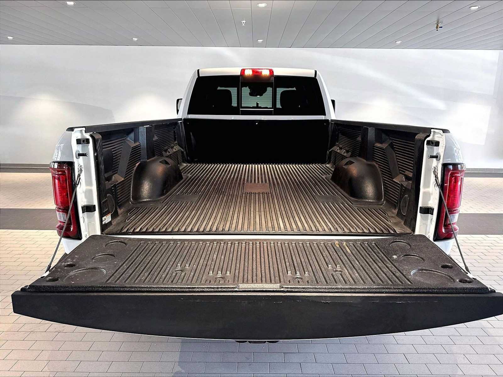 Used 2025 RAM 3500 Tradesman AWD/4WD image 34