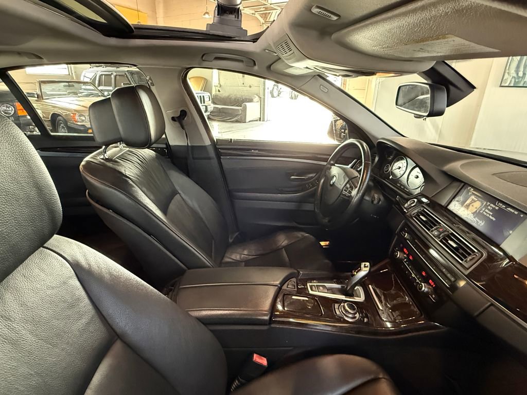 Used 2013 BMW 528i Sedan image 18