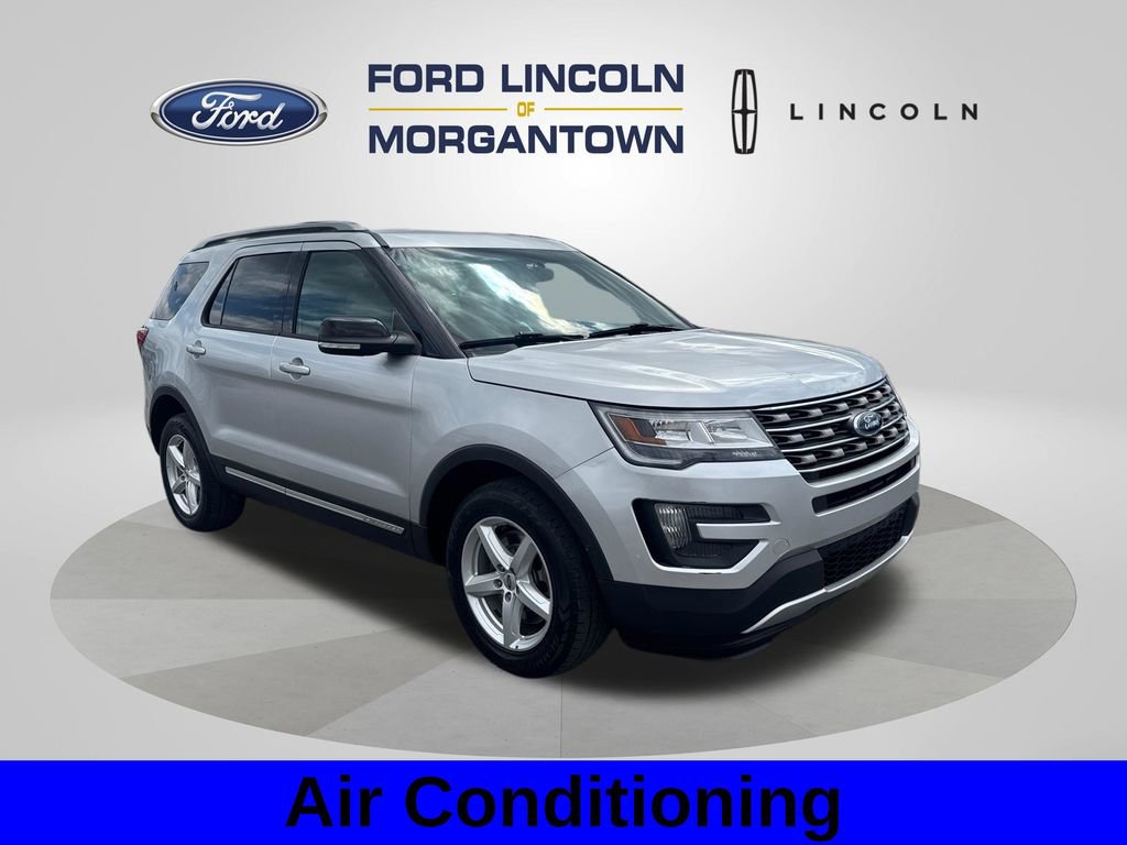 Used 2016 Ford Explorer XLT w/ Equipment Group 201A image 4