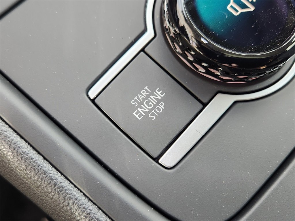 New 2026 Volkswagen Tiguan SE image 12