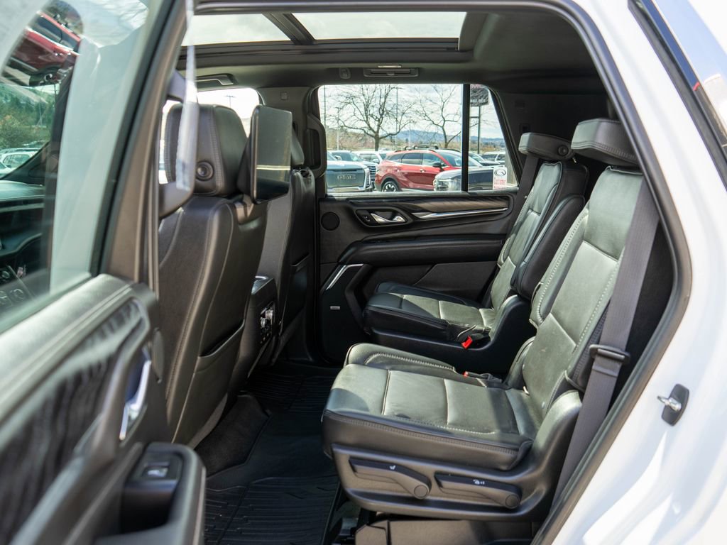 Used 2021 GMC Yukon Denali w/ Denali Premium Package AWD/4WD image 14