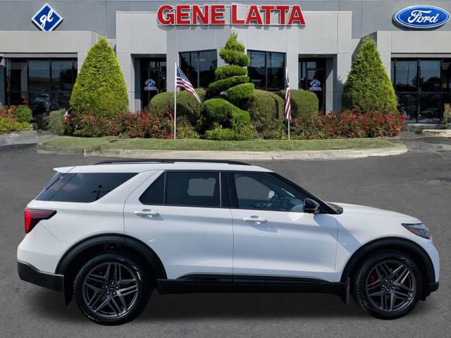 Used 2025 Ford Explorer ST AWD/4WD image 9
