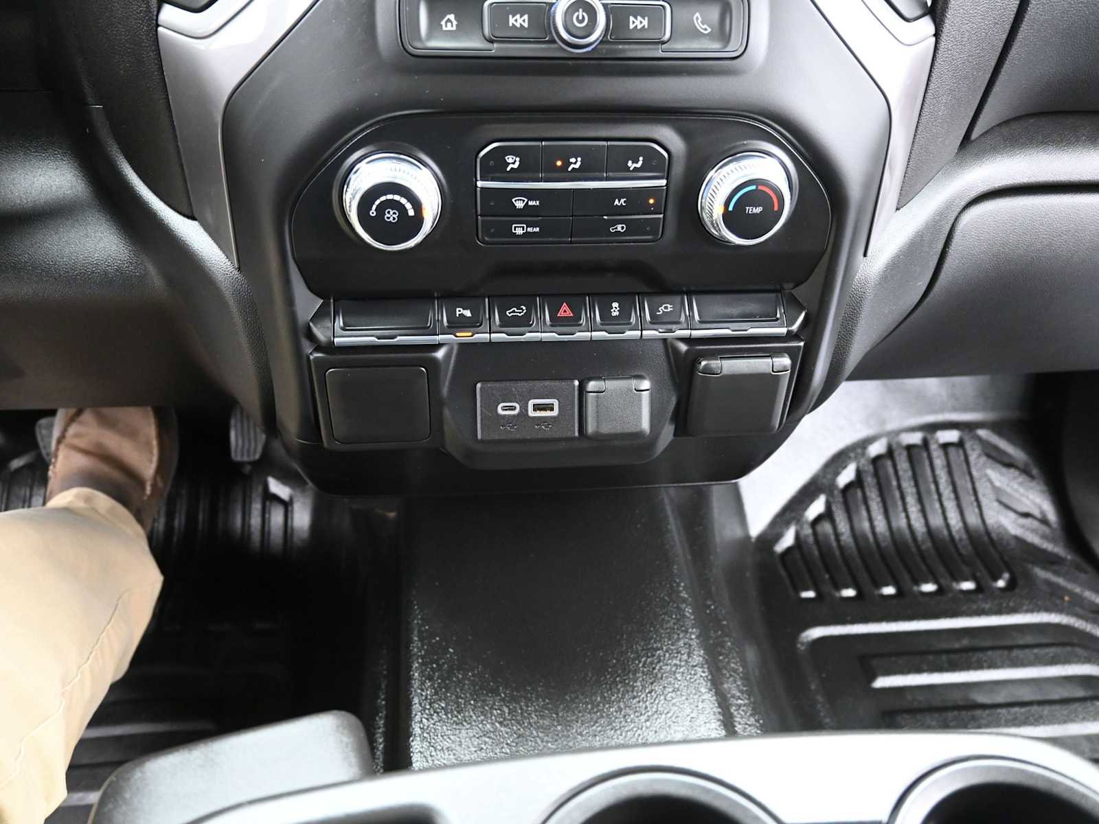 Used 2021 GMC Sierra 1500 4x4 Double Cab w/ Convenience Package image 18