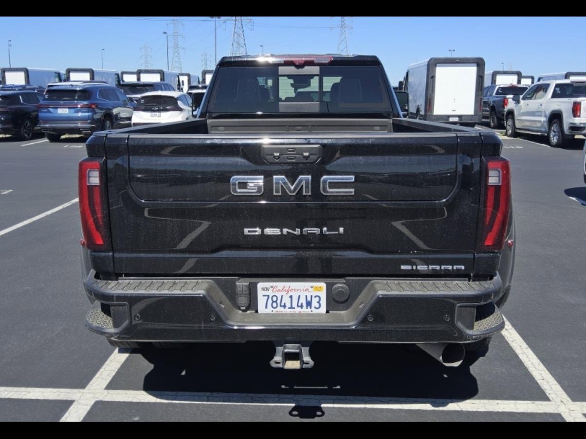 Used 2024 GMC Sierra 3500 Denali Ultimate AWD/4WD image 2