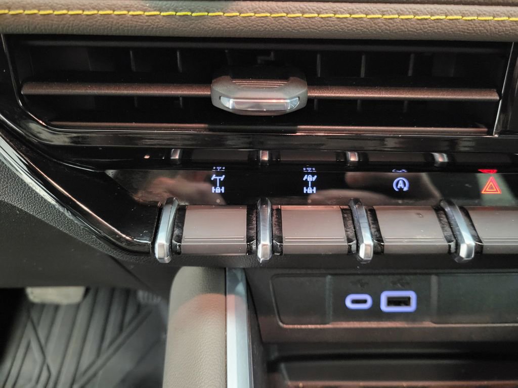 Certified 2025 Chevrolet Colorado ZR2 w/ Technology Package image 9