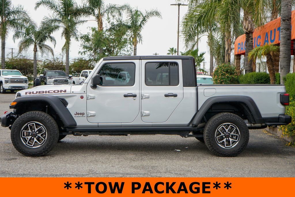 Used 2024 Jeep Gladiator Rubicon w/ Convenience Group AWD/4WD image 5