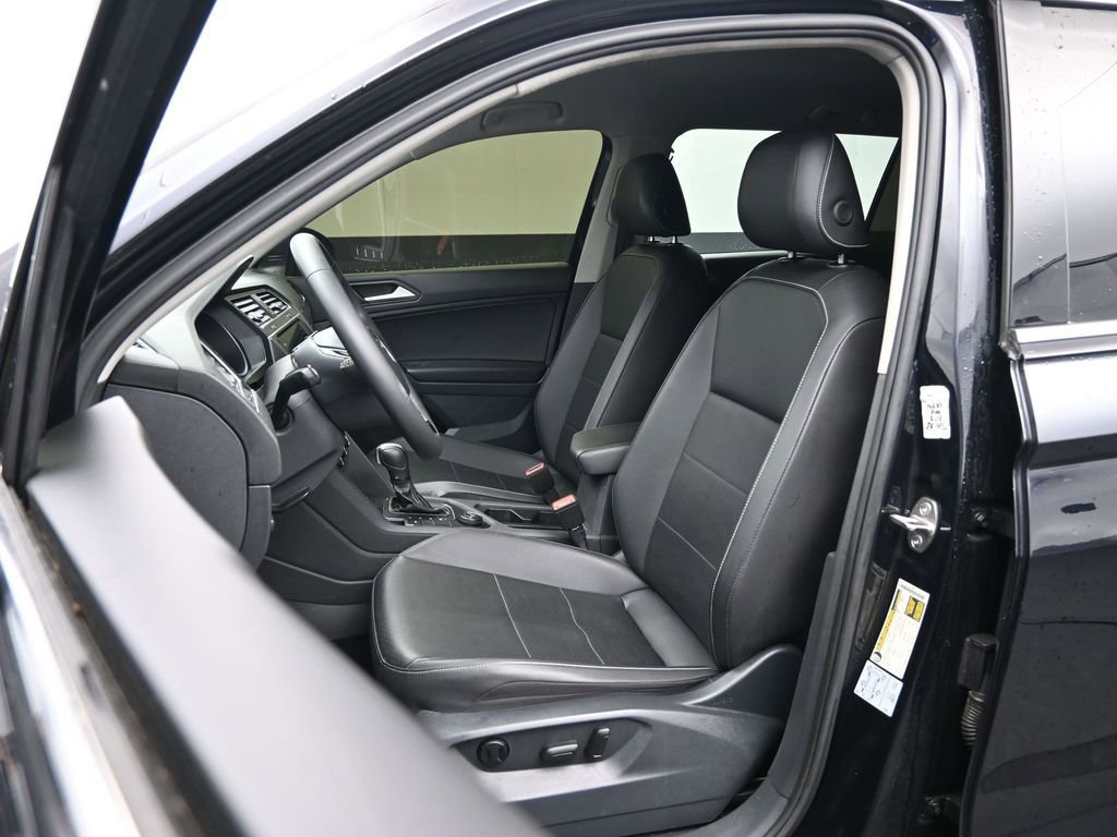 Used 2021 Volkswagen Tiguan SE AWD/4WD image 25