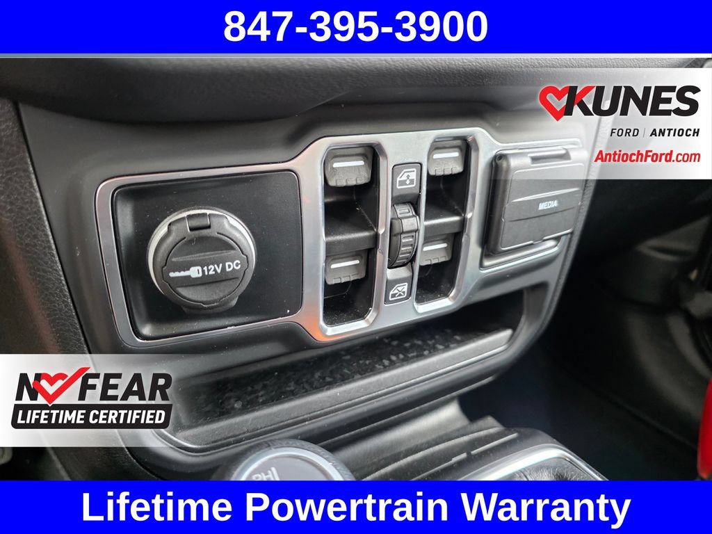 Used 2025 Jeep Wrangler Unlimited Sahara AWD/4WD image 48