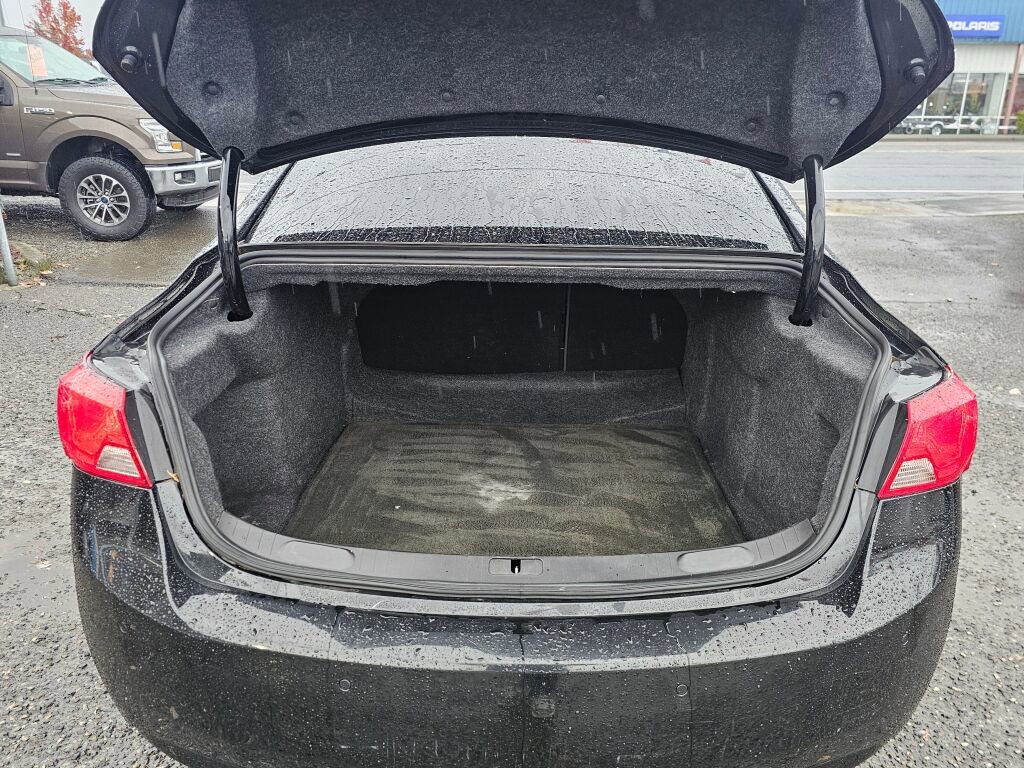 Used 2014 Chevrolet Impala LT w/ Convenience Package image 20