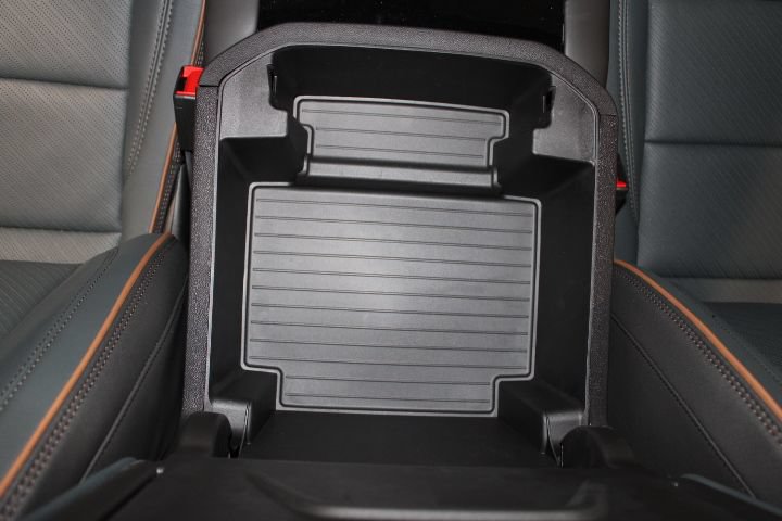New 2026 GMC Yukon XL AT4 w/ AT4 Premium Plus Package AWD/4WD image 32