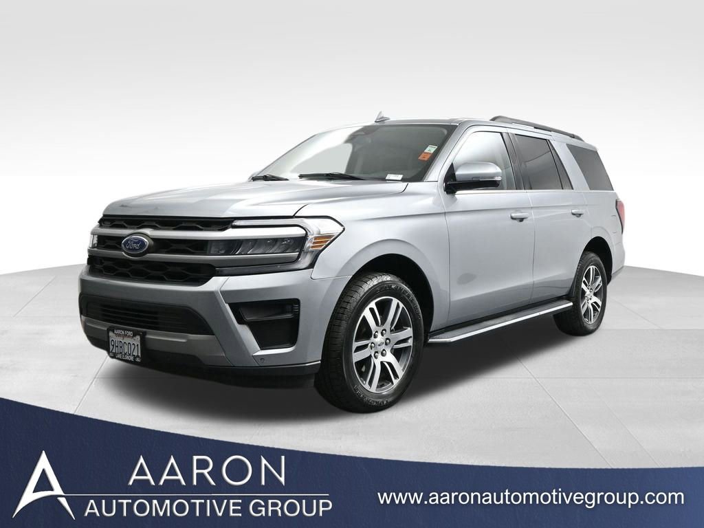 Used 2023 Ford Expedition XLT image 1