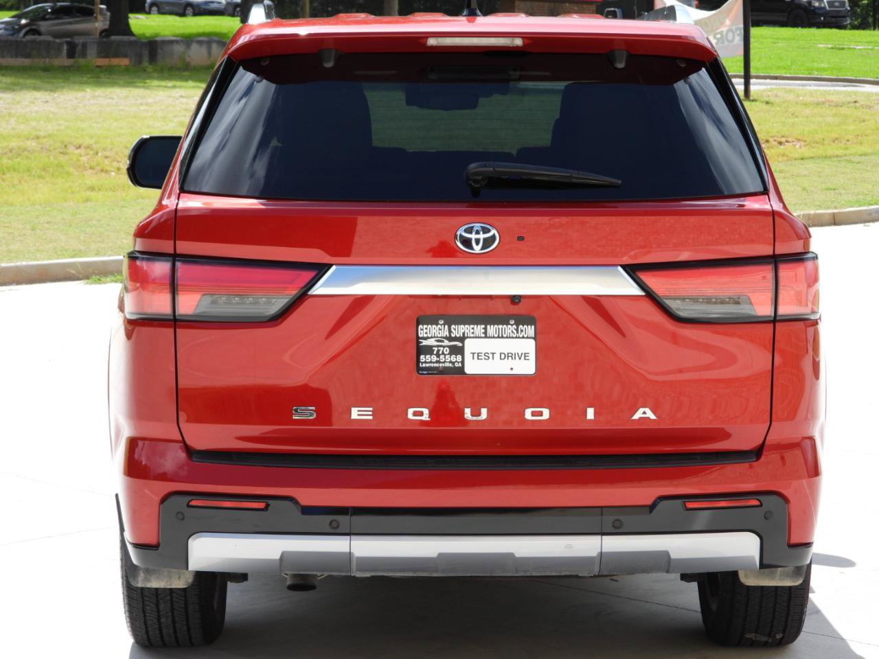 Used 2023 Toyota Sequoia Capstone AWD/4WD image 31