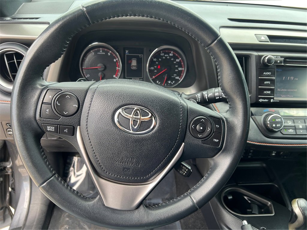 Used 2016 Toyota RAV4 SE image 17