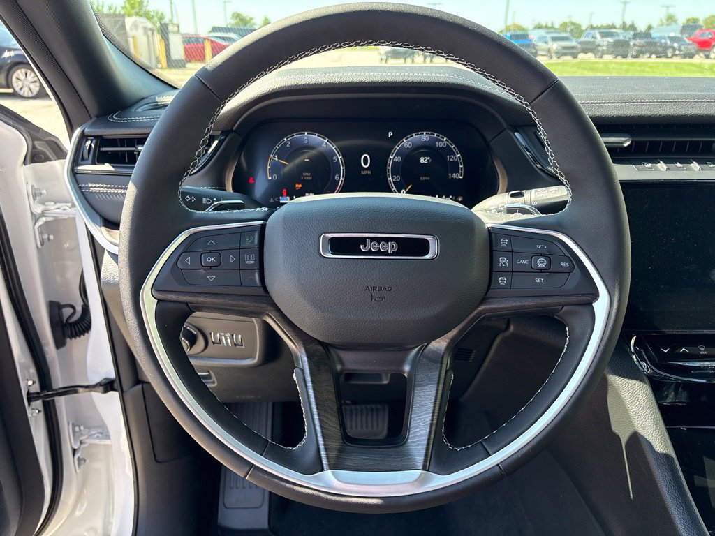 New 2026 Jeep Grand Cherokee Altitude AWD/4WD image 30