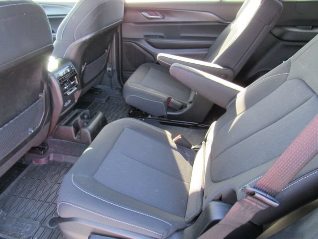 Used 2025 Jeep Grand Cherokee L Laredo RWD image 15