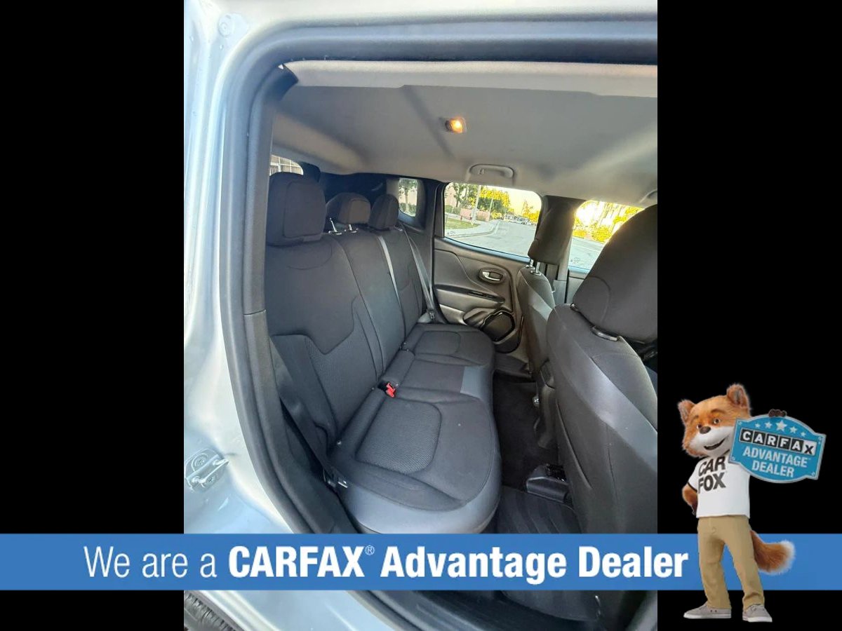 Used 2018 Jeep Renegade Altitude FWD image 25