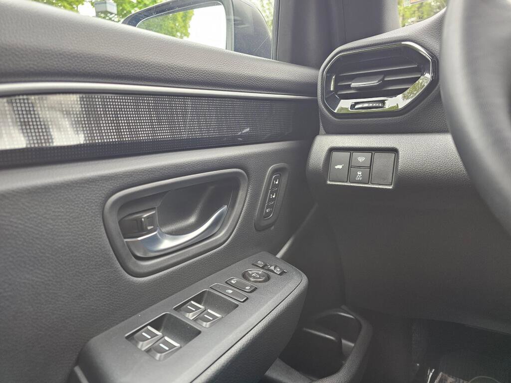 Used 2025 Honda Pilot Black Edition image 30