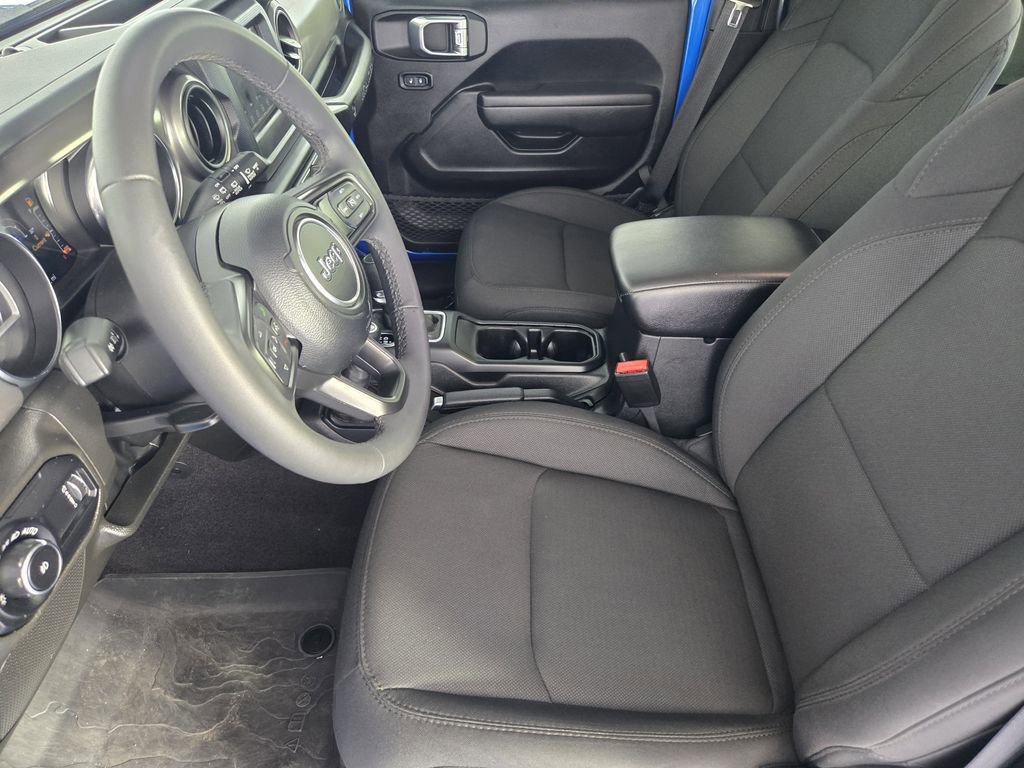 Used 2023 Jeep Wrangler Unlimited Sport image 15