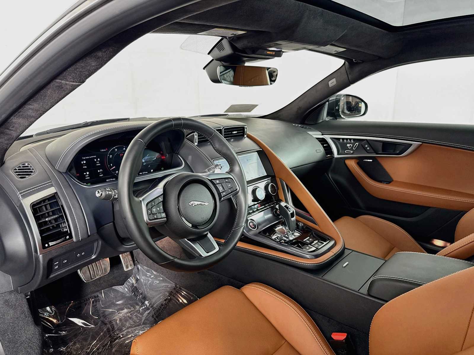 Used 2023 Jaguar F-TYPE R-Dynamic AWD/4WD image 9