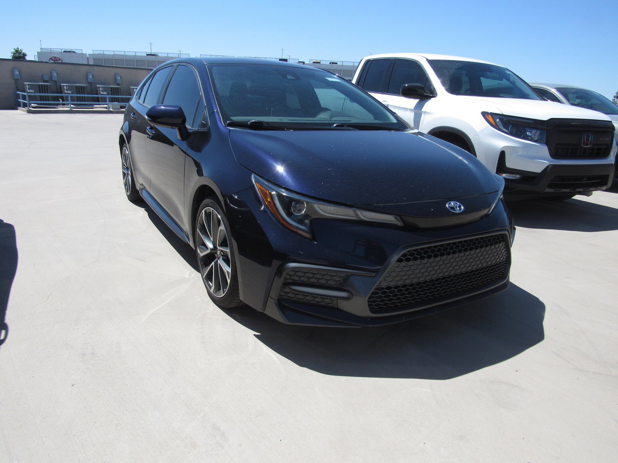Used 2021 Toyota Corolla SE w/ Carpet Mat Package (TMS) image 2