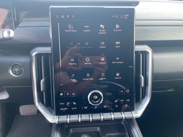 Used 2025 GMC Acadia Elevation image 13