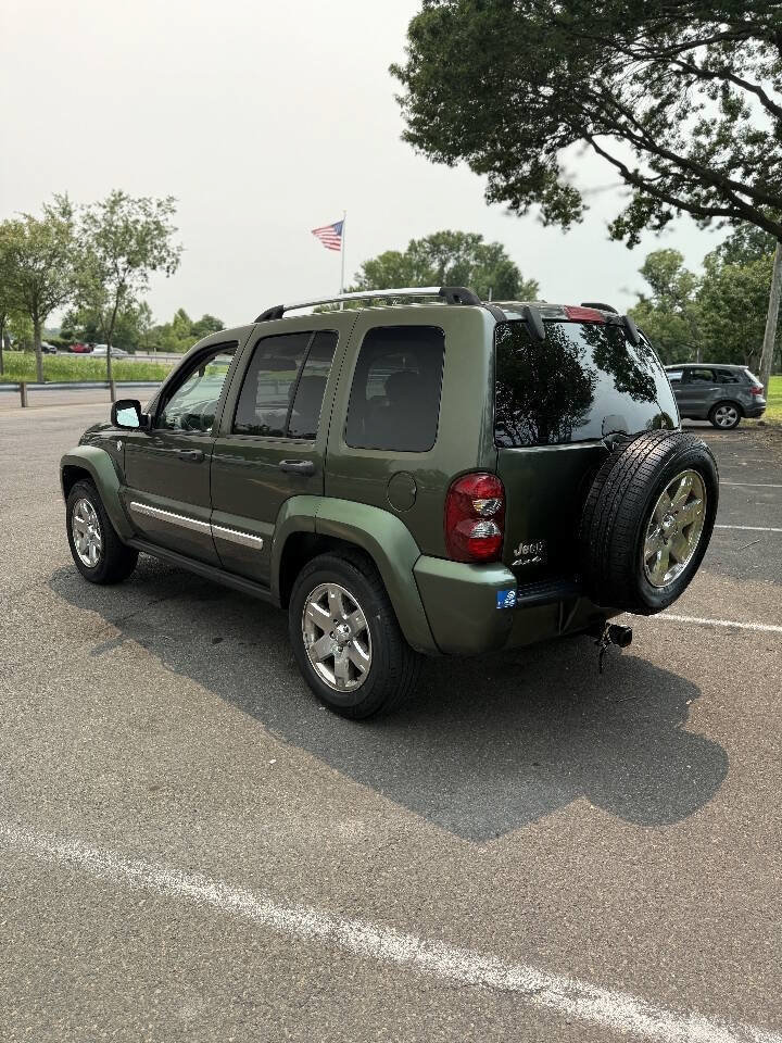 Used 2007 Jeep Liberty Limited AWD/4WD image 5