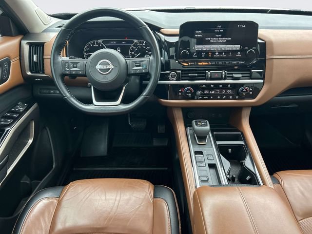 Used 2022 Nissan Pathfinder Platinum w/ Lighting Package (N92) image 14