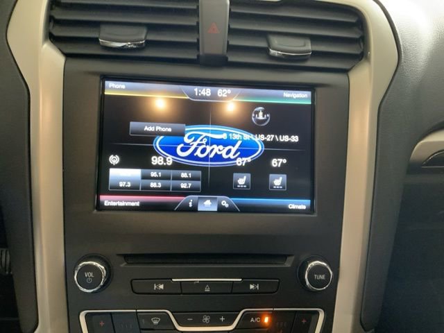 Used 2016 Ford Fusion SE w/ Equipment Group 202A FWD image 17