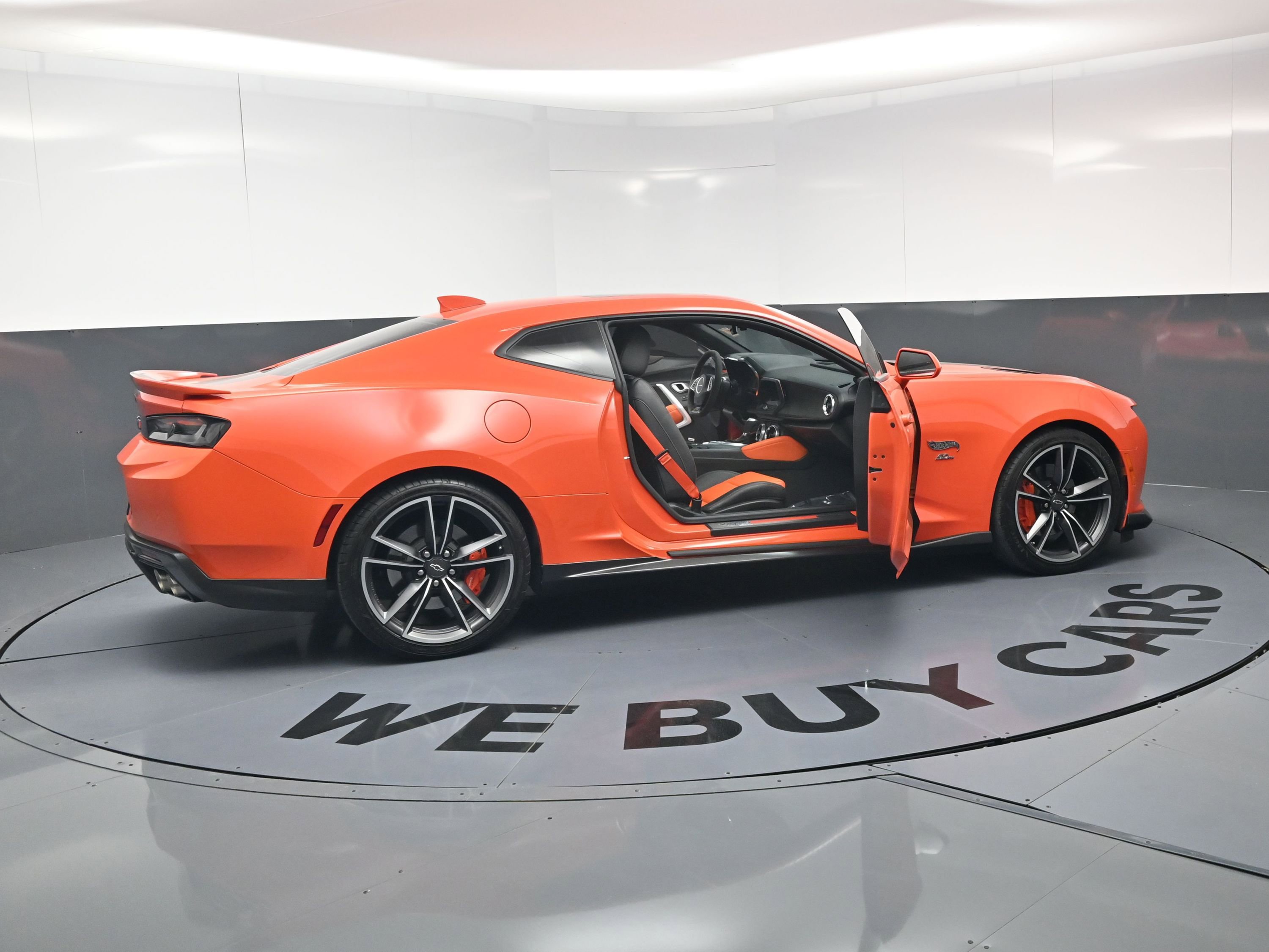 Used 2018 Chevrolet Camaro SS w/ Hot Wheels Edition image 26