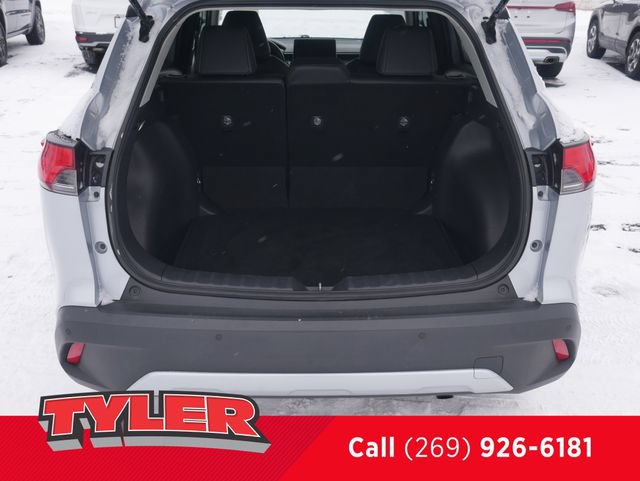 Used 2023 Toyota Corolla Cross XLE FWD image 17